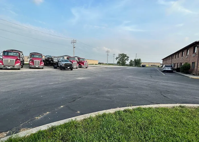 Super 8 By Wyndham Gilman