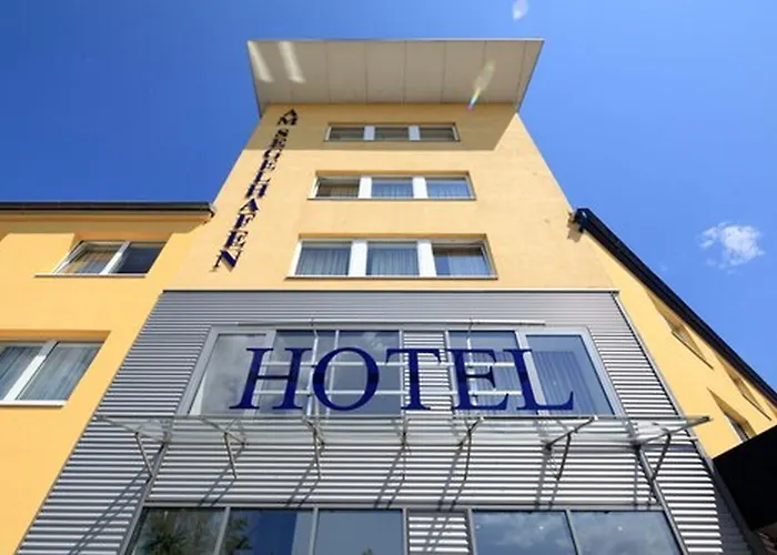 Hotel Am Segelhafen & Free Parking