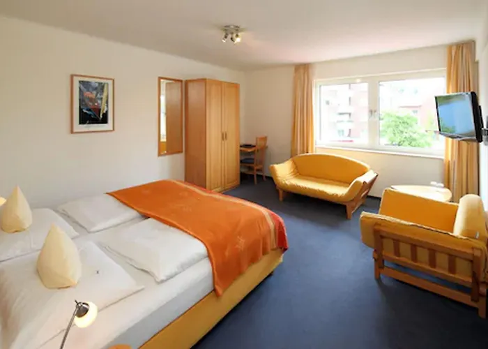 Hotel Am Segelhafen & Free Parking
