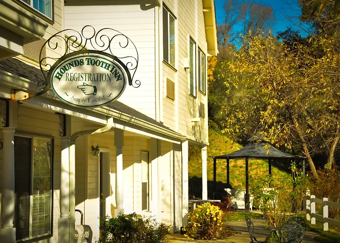 Hounds Tooth Inn