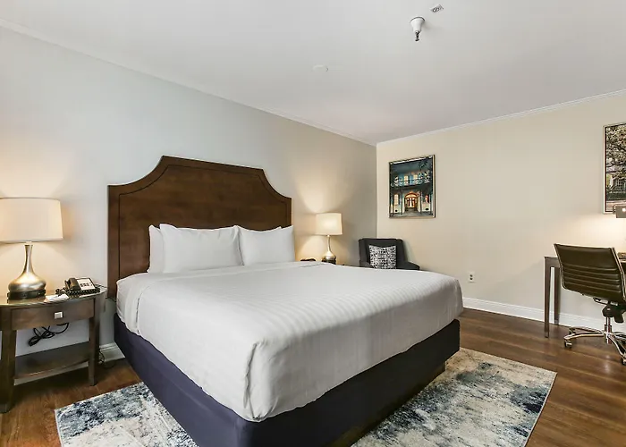 St Charles Inn, Superior Hotel