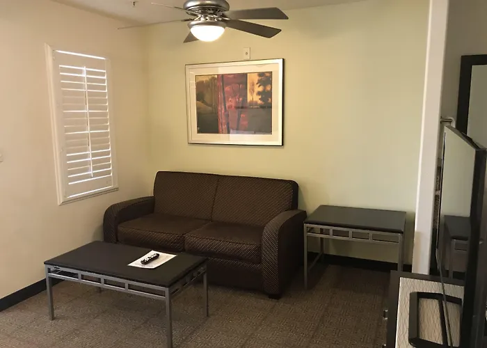 Hawthorn Suites