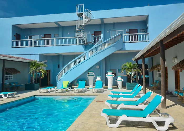Parrot Cove Lodge