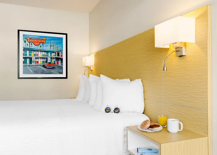 The Thunderbird Inn