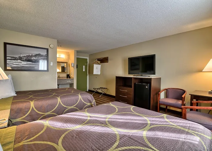 Super 8 By Wyndham Bangor