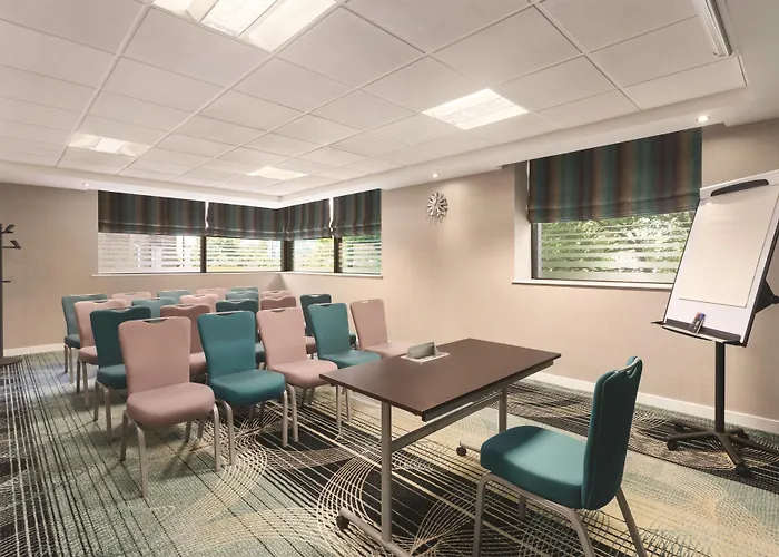 Ramada Hotel & Suites By Wyndham Coventry