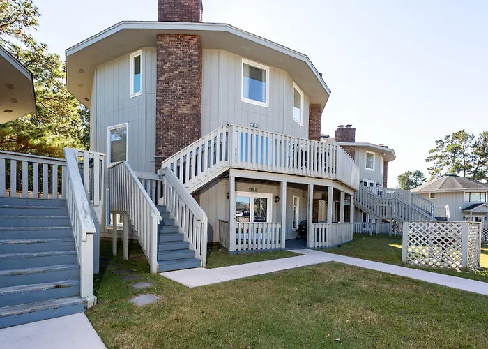 Country Club Villas