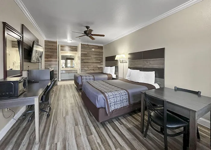 Rodeo Lodge