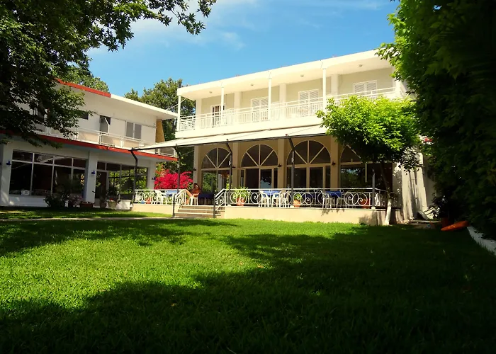 Avra Beach Hotel