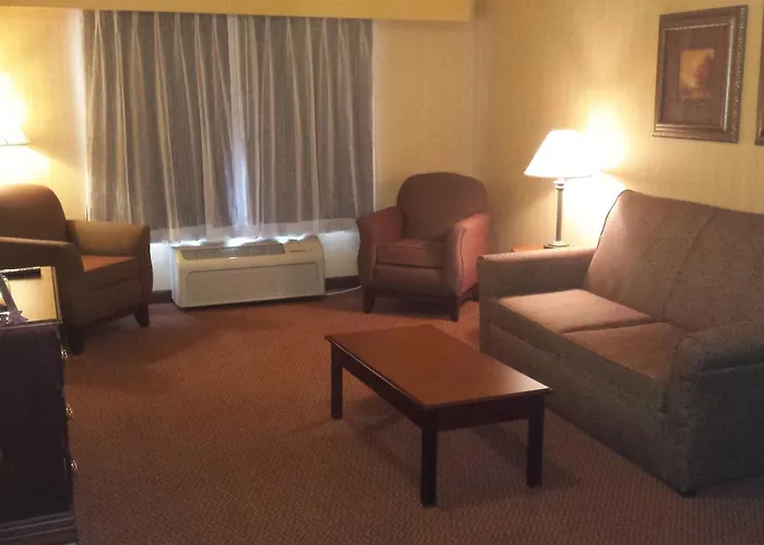 Town & Country Inn And Suites