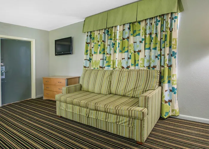 Rodeway Inn & Suites Winter Haven Chain Of Lakes