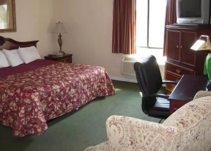 Colonie Inn And Suites