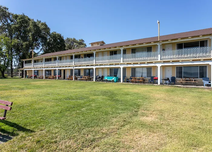 Skylark Shores Resort