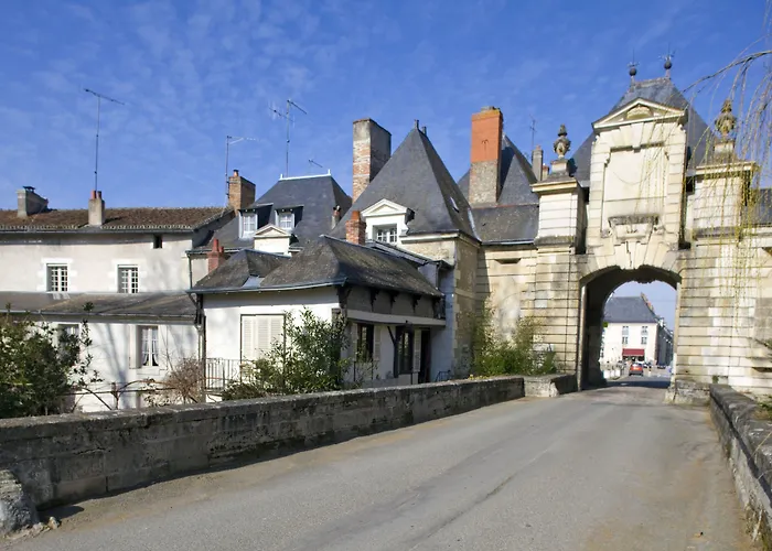 Logis Hotel Le Puits Dore