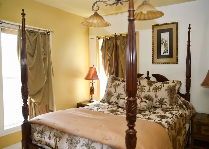 Naomi'S Inn Bed & Breakfast