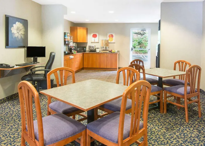 Microtel Inn & Suites By Wyndham Hazelton/Bruceton Mills