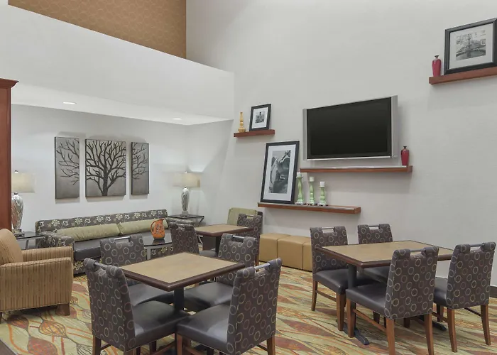 Hampton Inn & Suites Macon I-75 North
