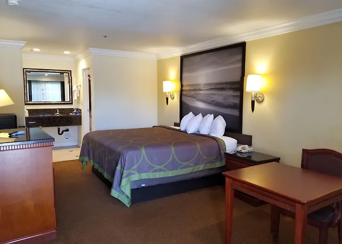Super 8 By Wyndham Cypress Buena Park Area