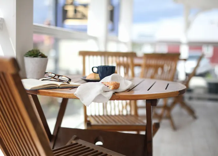 The Sea Breeze Inn