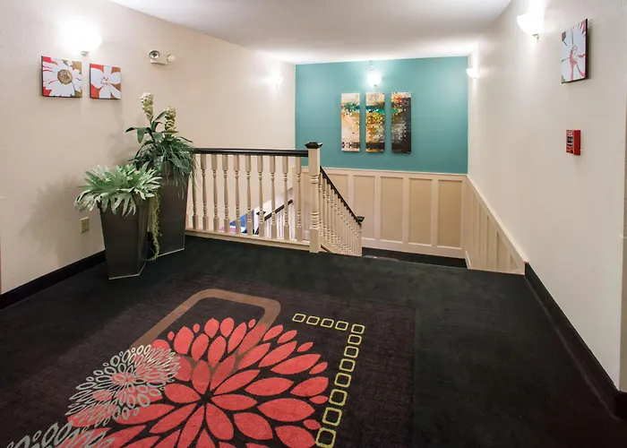 Northfield Inn Suites And Conference Center