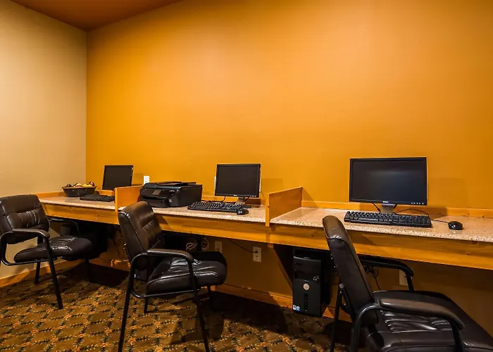 Best Western Plus Hartford Lodge