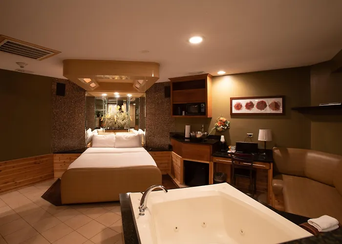 The Champagne Lodge And Luxury Suites