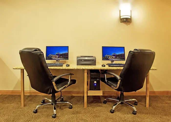 Holiday Inn Express Hotel & Suites Chesterfield - Selfridge Area By Ihg