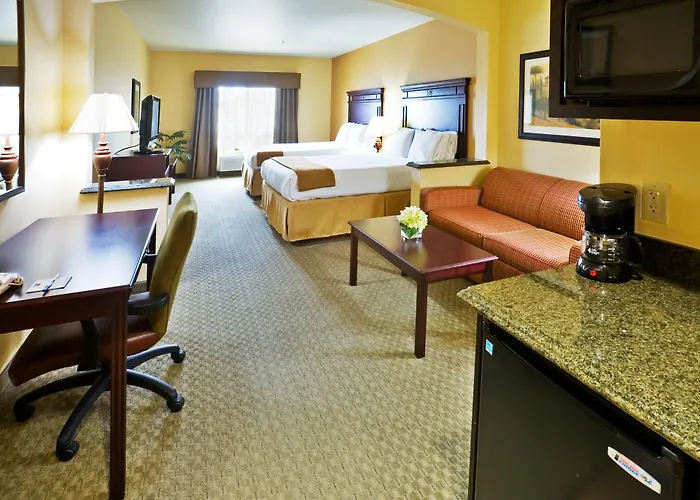 Holiday Inn Express & Suites Texarkana By Ihg