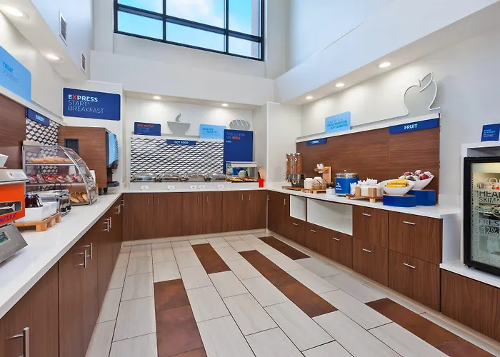 Holiday Inn Express Hotel & Suites Cleveland-Richfield By Ihg
