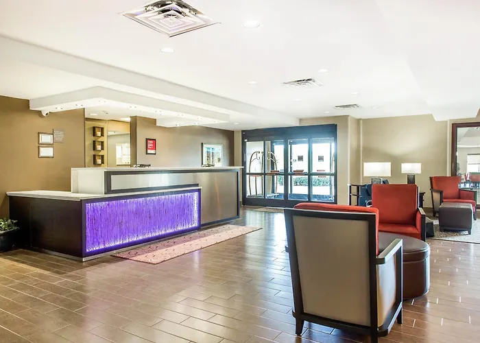 Comfort Suites Clinton Near Presbyterian College
