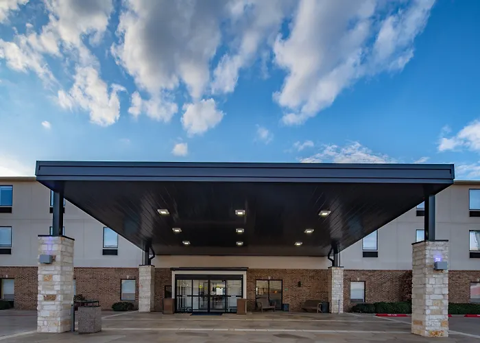 Holiday Inn Express & Suites N Waco Area - West By Ihg