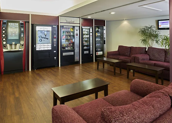 Courtyard By Marriott London Gatwick Airport