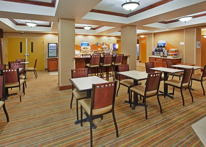 Holiday Inn Express Hotel & Suites Willows By Ihg