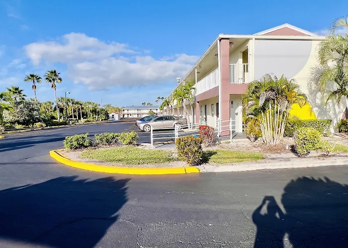 Flamingo Motel