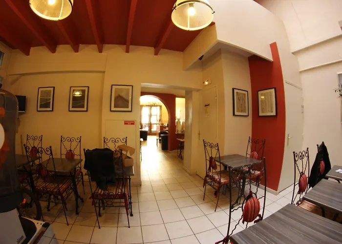 Hôtel Des Arts, Artisanal et Indépendant
