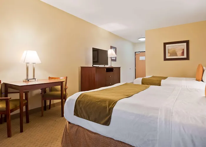 Best Western Plus Montezuma Inn And Suites