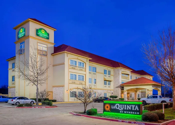 La Quinta By Wyndham Ennis