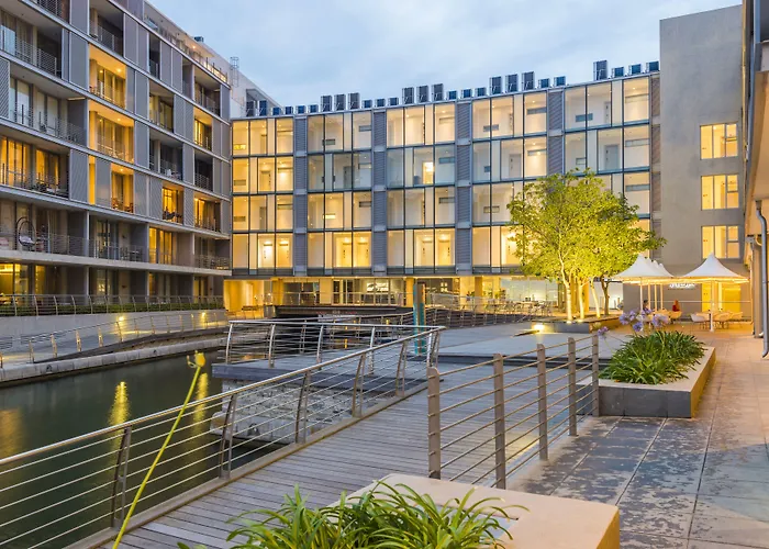 Aha Harbour Bridge Hotel & Suites