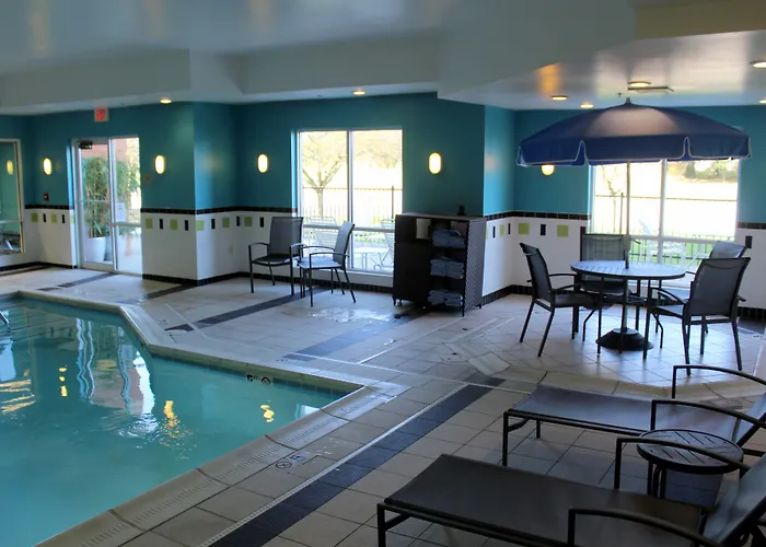 Fairfield Inn And Suites By Marriott Seymour