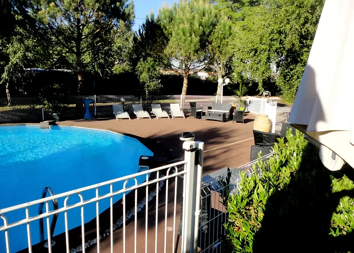 Logis Les Charmilles Chalon-Sur-Saone Sud