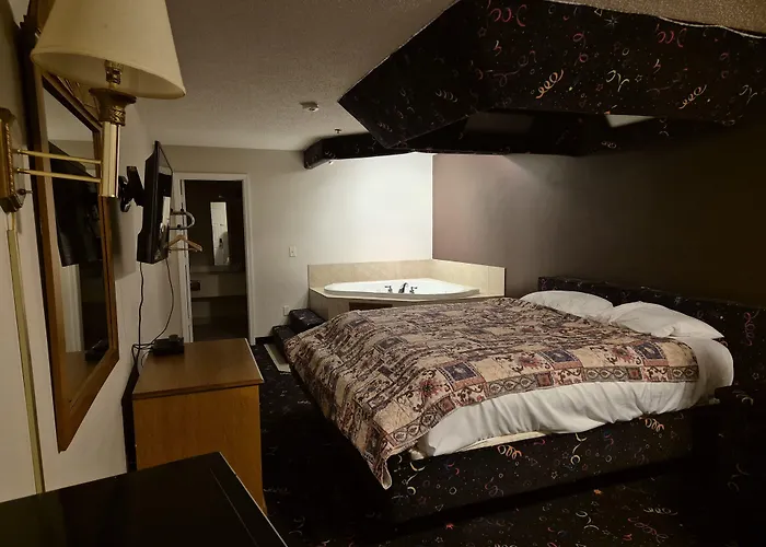 General Bragg Inn & Suites