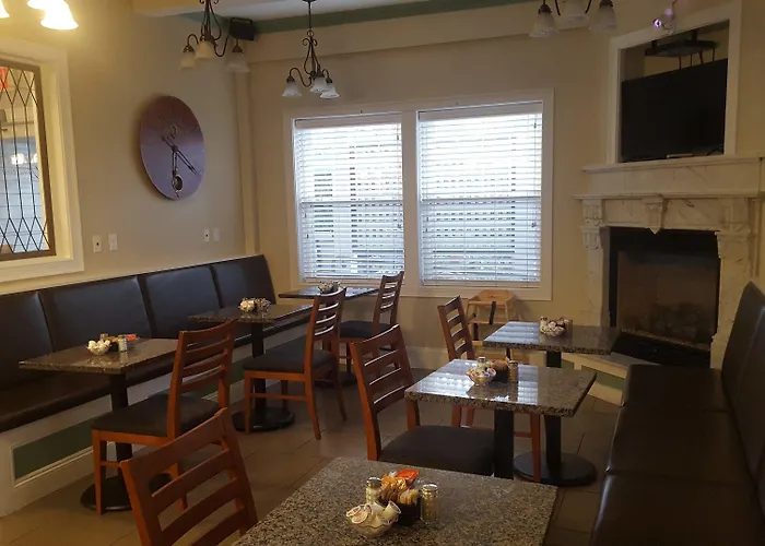 Crescent Suites Hotel