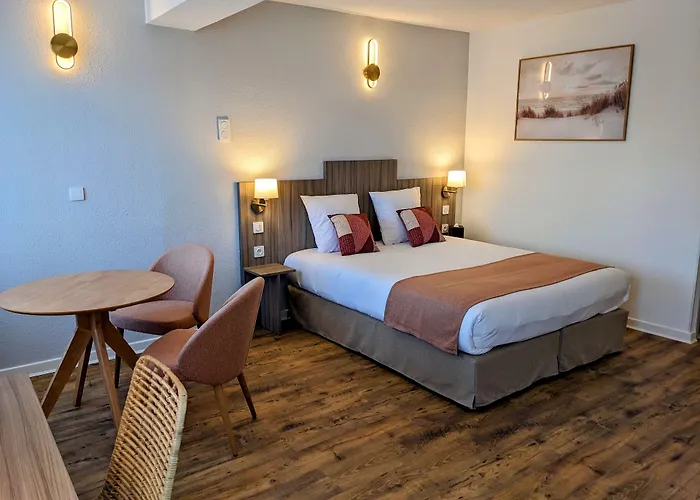 Hotel La Maison Des Croisades - Au Pied Des Remparts