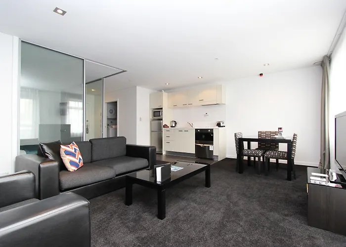 Oaks Auckland Hotel