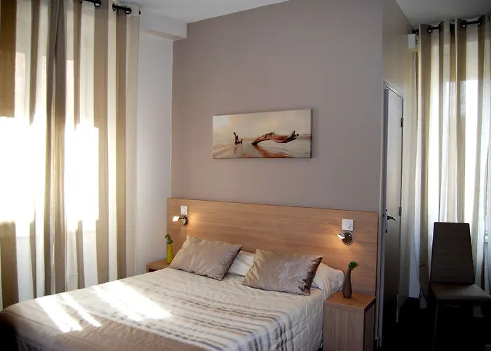 Logis Hotel Restaurant Du Midi - Rodez Centre