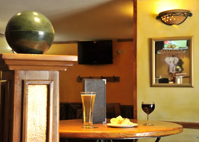 Cresta Oasis Hotel