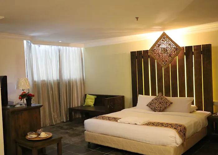 Eagle Bay Hotel