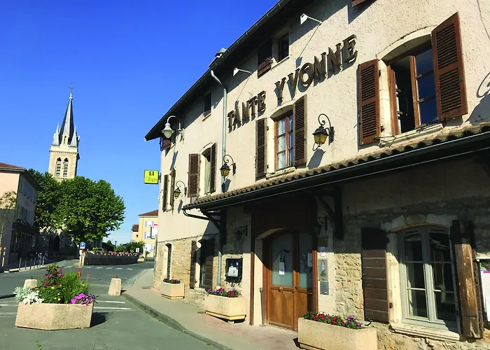 Logis Hôtel Tante Yvonne&son restaurant semi-gastronomique - Lyon Nord Quincieux