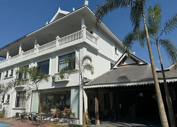 Jinghong City Chenduo Nanshan Hotel