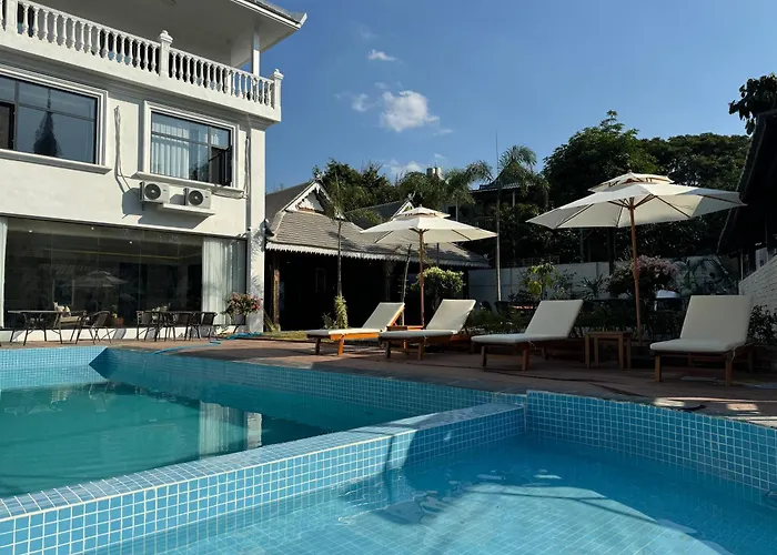 Jinghong City Chenduo Nanshan Hotel